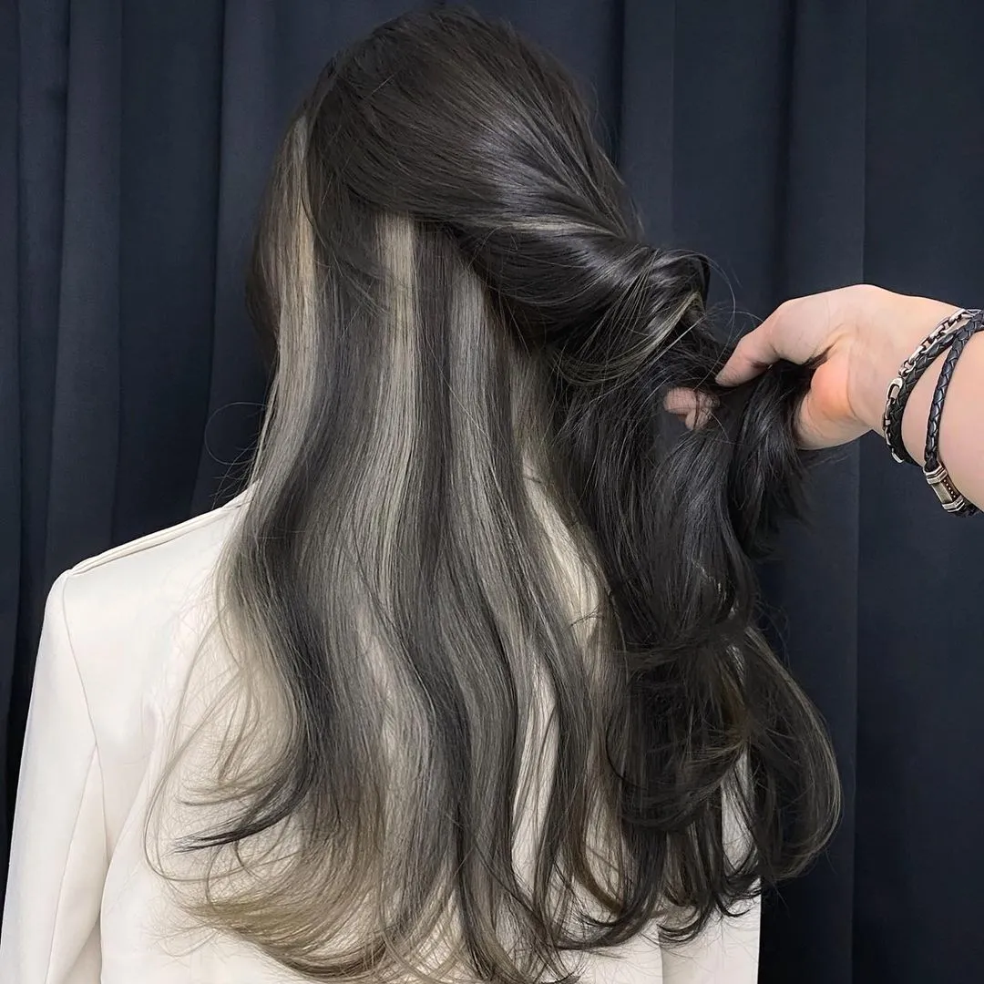 Tóc hư tổn cần cắt tỉa thường xuyên để phục hồi