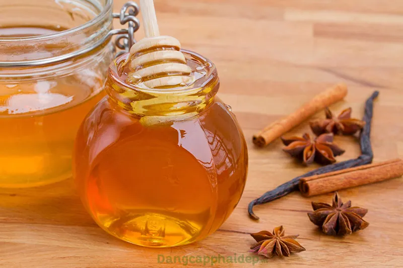 Kích Thích Tóc Mọc Dài Dày Với Dầu Oliu, Mật Ong Và Bột Quế