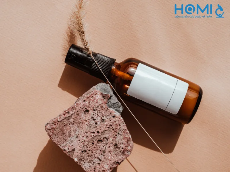 Dụng cụ cần thiết để tự làm nước xịt dưỡng tóc tại nhà