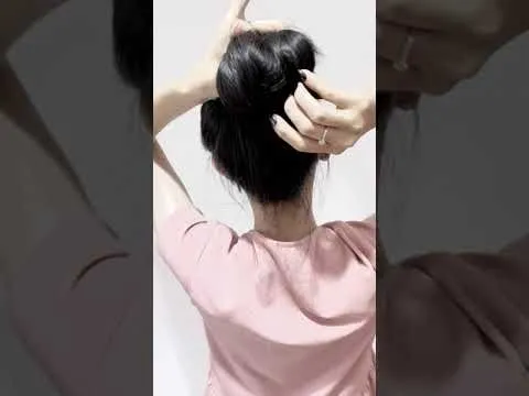 Kỹ thuật dùng kẹp càng cua tạo kiểu tóc, giữ nếp cho mái tóc layer