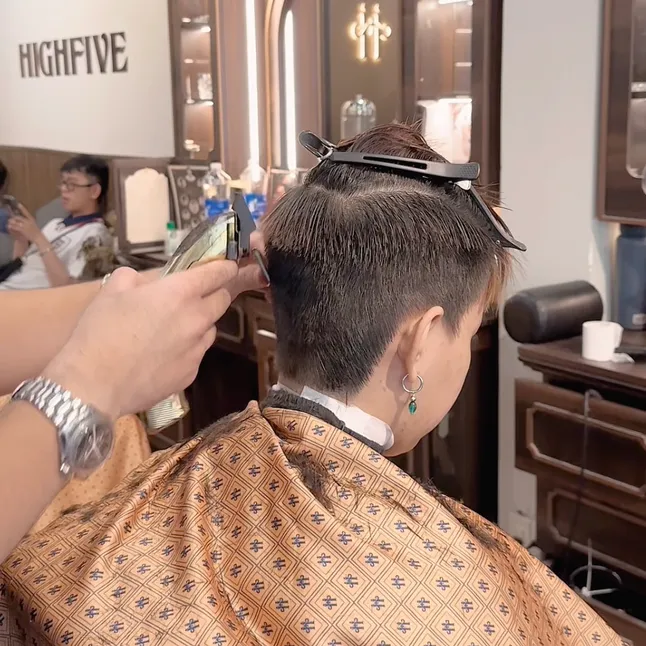 Bảo vệ tóc khô xơ khỏi tác hại của máy sấy và nhiệt độ cao