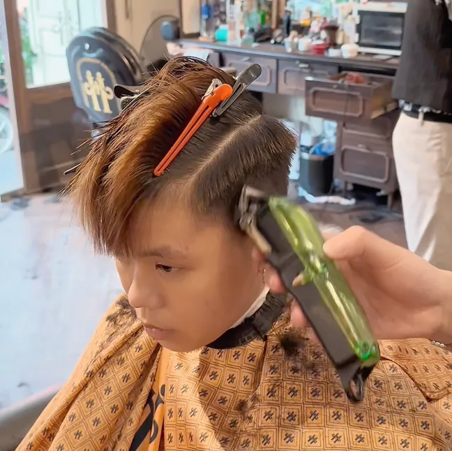 Dưỡng tóc và tránh nhiệt là cách khắc phục tóc khô xơ cơ bản nhất