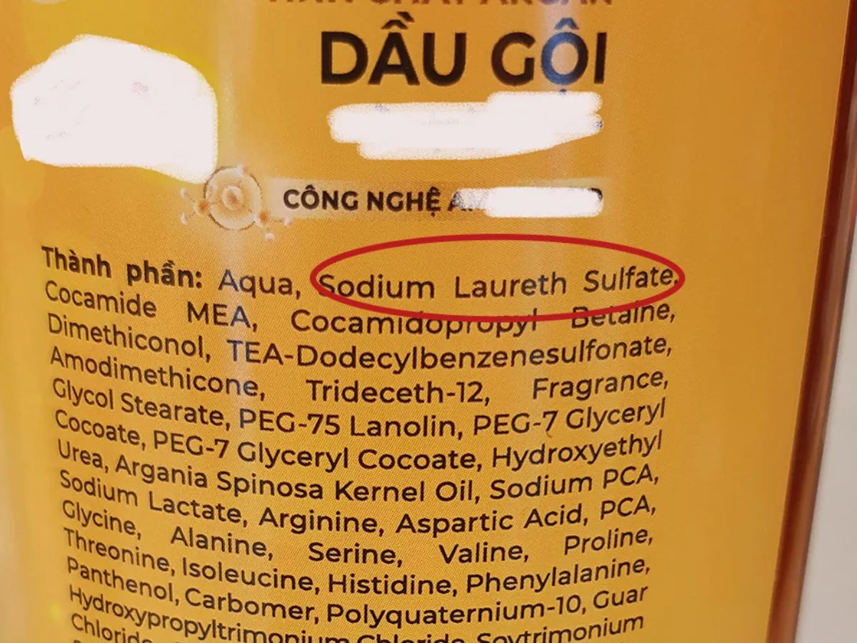 Lựa chọn sản phẩm dầu gội, dầu xả chứa cồn khô làm tóc nhanh mất nếp