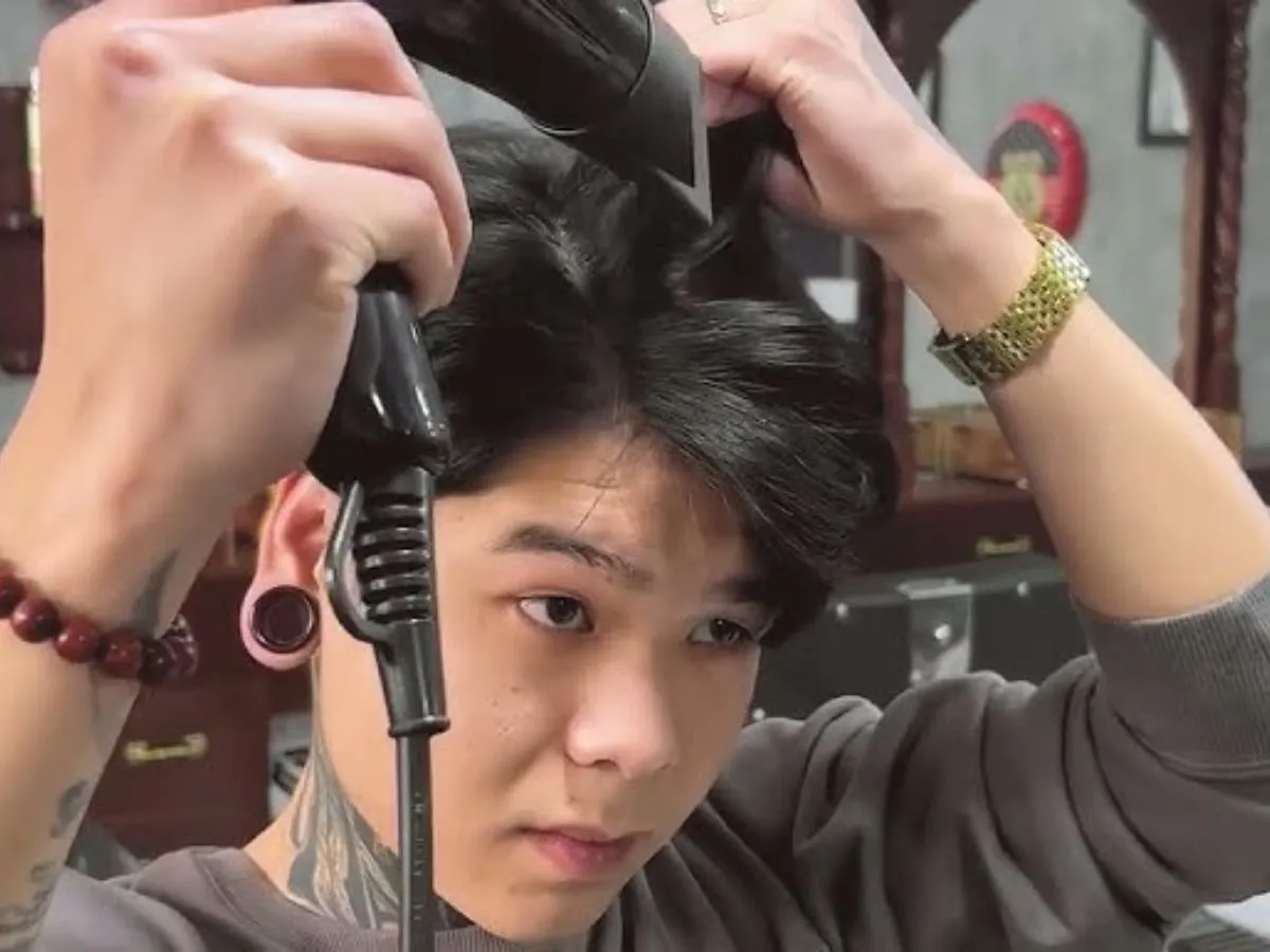 Sấy và tạo kiểu định hình lọn tóc, giữ nếp bồng bềnh suốt ngày dài