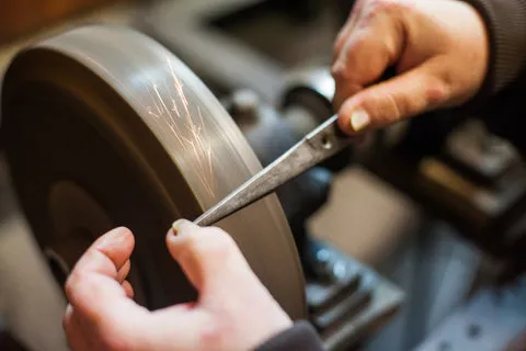 Mô tả cụ thể nội dung hình bằng tiếng Việt, tối đa 125 ký tự