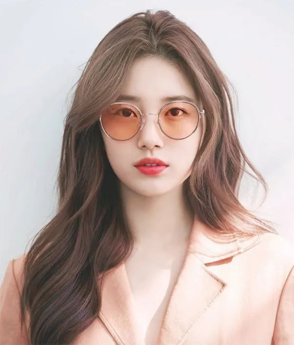 Máy duỗi mini là sự lựa chọn tuyệt vời cho những ai yêu thích kiểu tóc thẳng mịn, đặc biệt những bạn có nguồn tóc dày và xù.