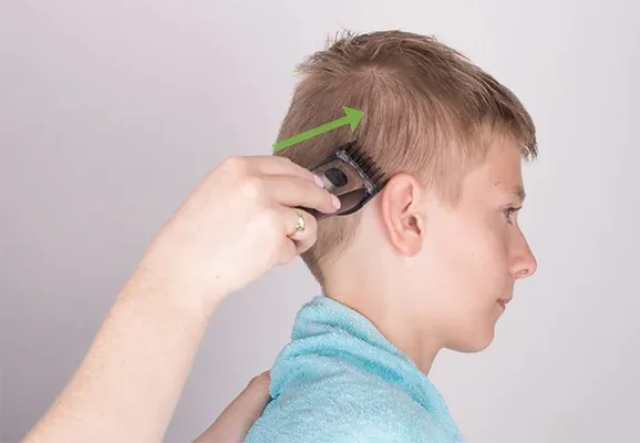 Cắt tóc hai bên đầu