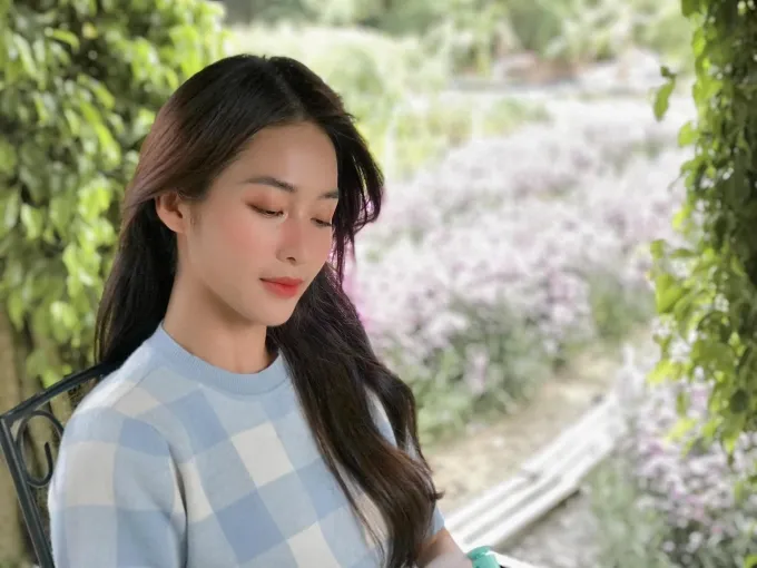 Khả Ngân với kiểu tóc tomboy cá tính