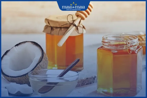 Mật ong, dầu dừa và khế tạo thành mặt nạ dưỡng tóc, giúp tóc mềm mượt, giảm khô xơ gãy rụng