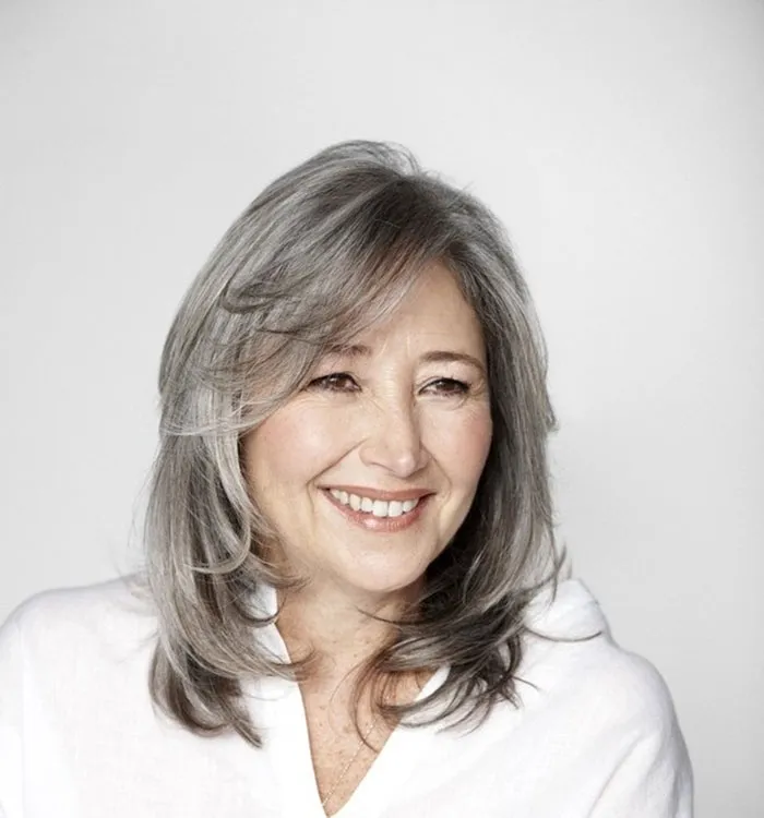 Tầm quan trọng của việc chọn kiểu tóc và búi tóc phù hợp với phụ nữ cao tuổi