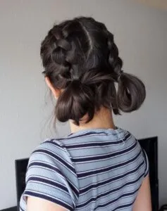 Tóc tết đuôi sam đáng yêu, xinh xắn