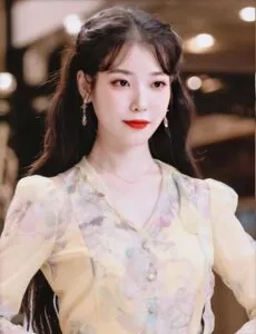 Kiểu tóc đơn giản nhưng sang trọng