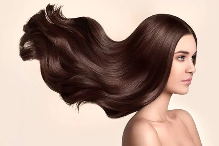 Kỹ thuật lắc tóc và giũ nhẹ loại bỏ nước thừa nhanh chóng