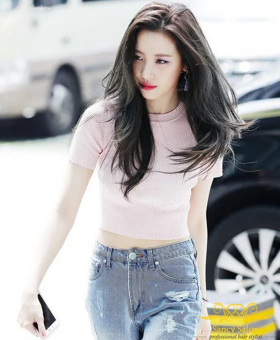 Tóc layer xoắn nhẹ nhàng nữ tính