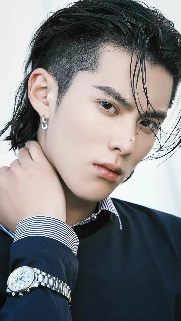 Sự kết hợp giữa Undercut và Long Layers tạo nên phong cách phóng khoáng