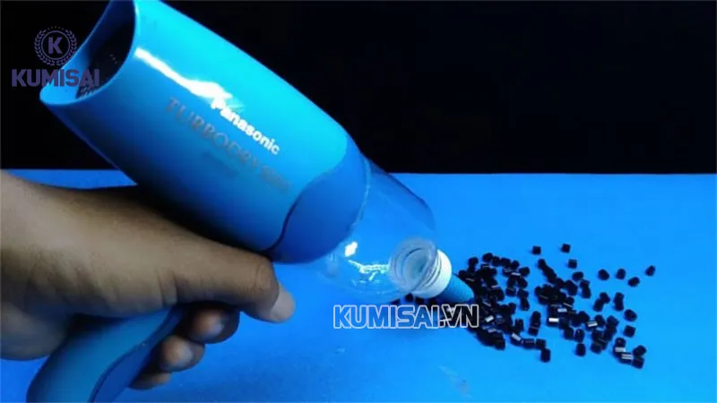 Các lưu ý quan trọng khi dùng máy sấy tóc để hút bụi