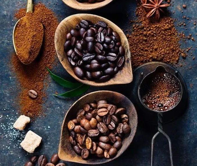 Quy trình pha chế và thoa hỗn hợp cà phê lên tóc để nhuộm màu socola tự nhiên