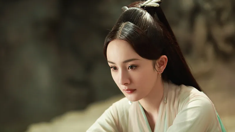 Mái tóc dài óng ả đã trở thành một biểu tượng của vẻ đẹp Trung Hoa cổ đại.