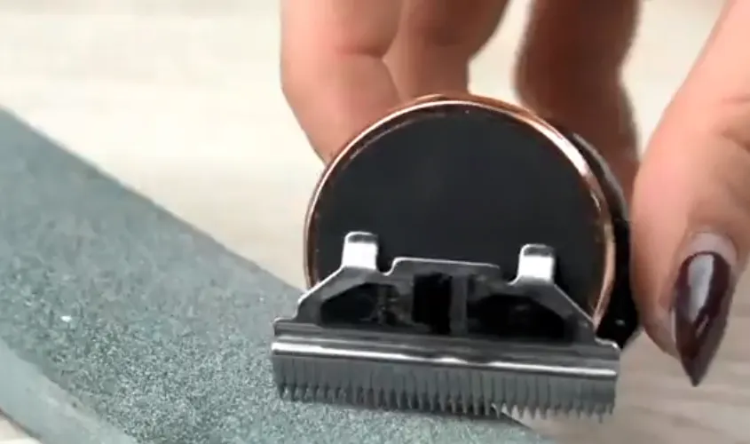 Kỹ thuật mài lưỡi tông đơ trên đá mài