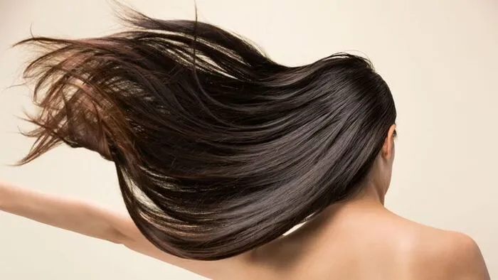 những điều cần lưu ý khi chăm sóc tóc khô xơ bằng dầu oliu tại nhà