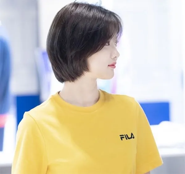 Kiểu tóc bob layer phù hợp: Kiểu tóc bob layer luôn là lựa chọn phổ biến cho những cô nàng yêu thích kiểu tóc ngắn nhưng vẫn muốn giữ nét thanh lịch và dễ chịu. Hãy cùng xem hình ảnh liên quan để tìm kiếm sự khác biệt và lựa chọn kiểu tóc phù hợp nhất với mình.