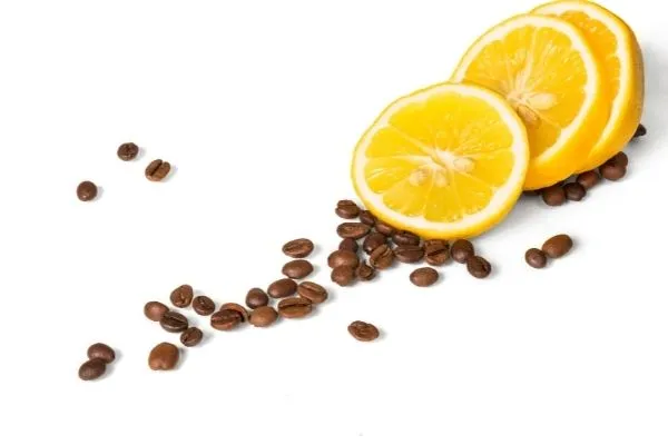 Công thức nhuộm tóc bạc bằng cà phê và chanh giúp màu tóc lên sáng và rõ hơn