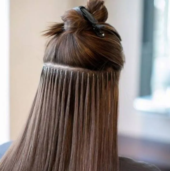 Góc chụp một mái tóc nối bằng sợi fiberglass đã hoàn thành