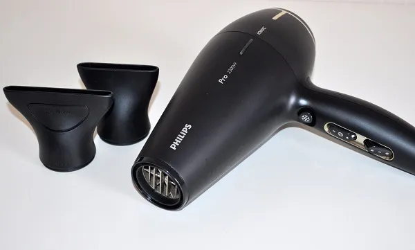 Máy sấy tóc Philips cần được ngắt điện và chuẩn bị dụng cụ đầy đủ trước khi tháo rời