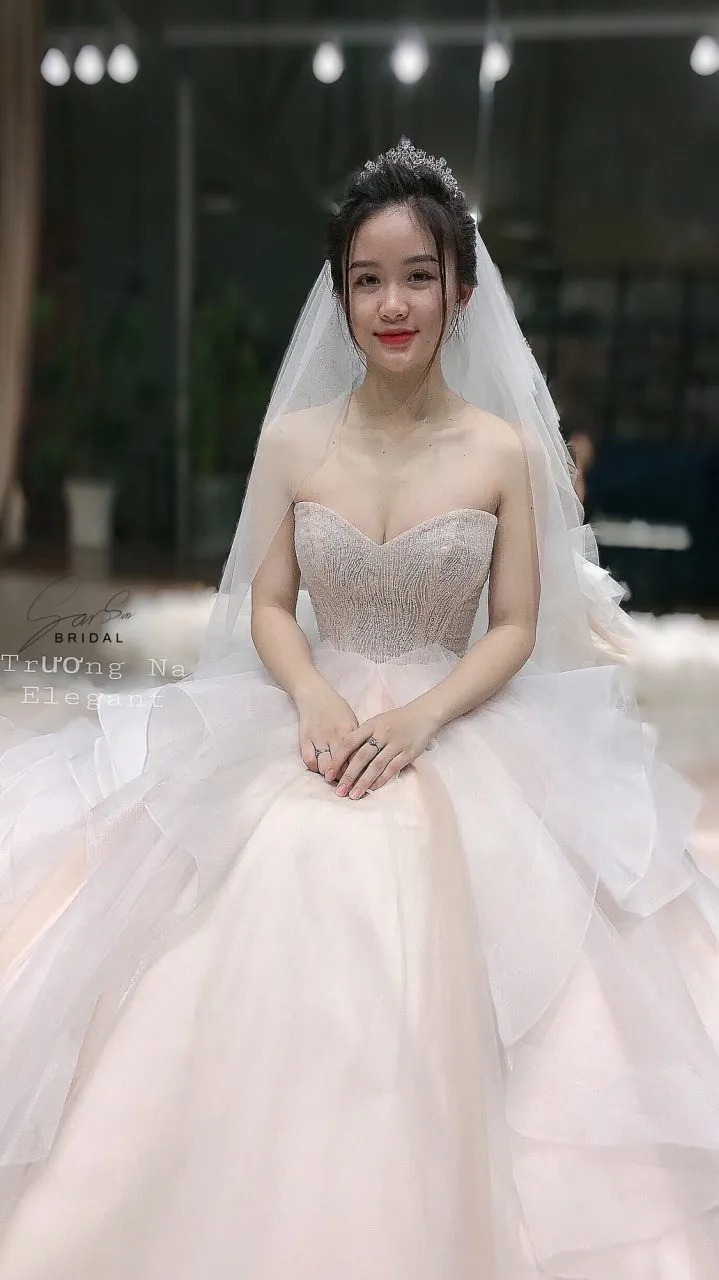 Kiểu Tóc Cô Dâu Hàn Quốc Đẹp Tinh Tế Thanh Lịch