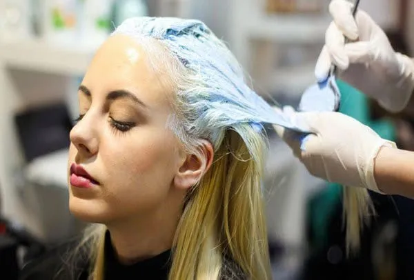 Tác hại của việc nhuộm tóc thường xuyên lên nang tóc và da đầu