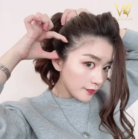 cách cột tóc duỗi: Buộc tóc lệch đơn giản và trẻ trung