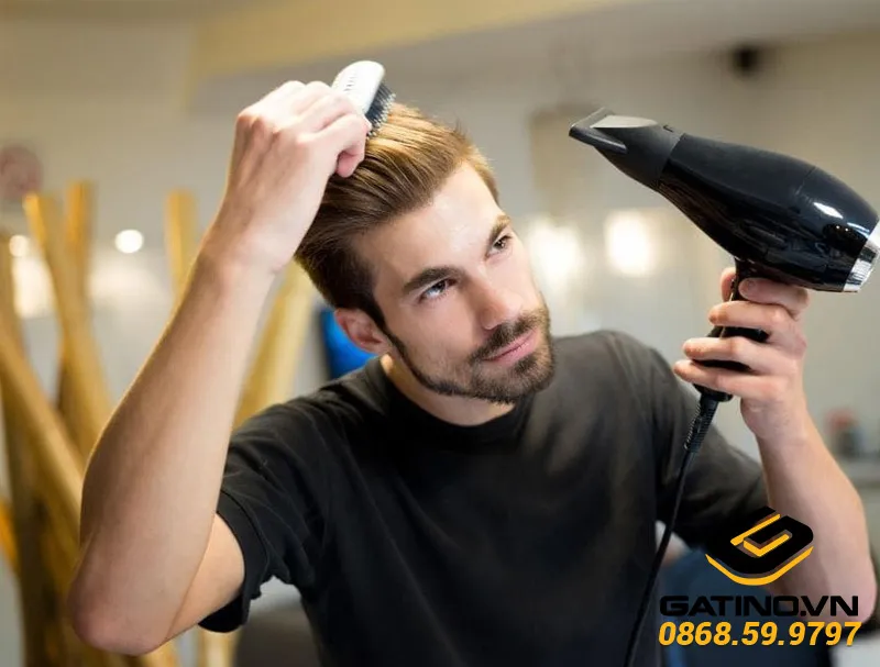 Máy sấy tóc cao cấp giúp bảo vệ tóc khỏi nhiệt độ cao và cố định nếp tóc hiệu quả