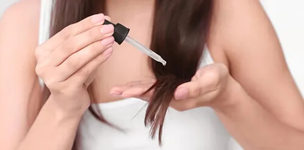 Sử dụng serum giúp tóc cải thiện tình trạng hư tổn