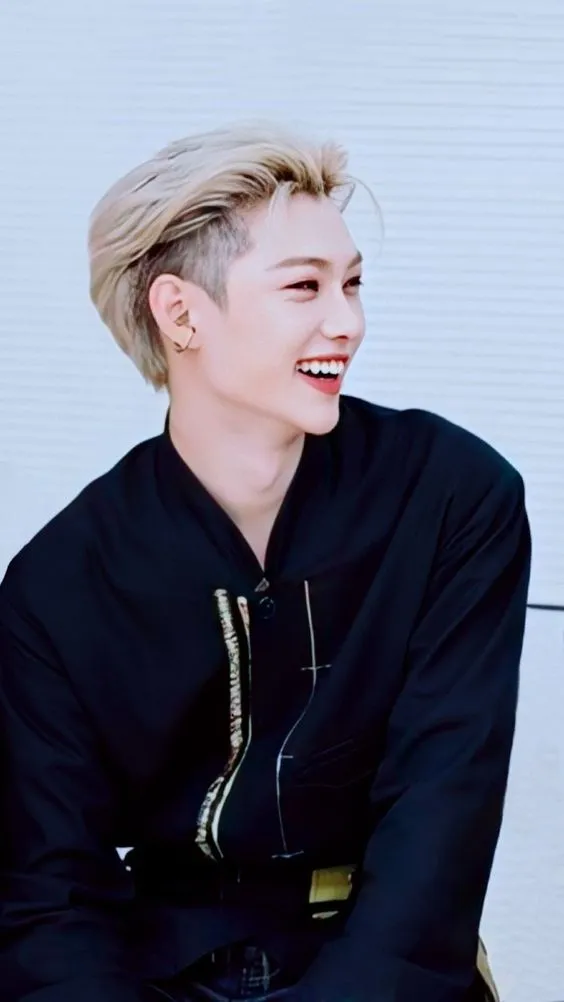 Slicked Back Undercut đơn giản nhưng tinh tế và lịch lãm