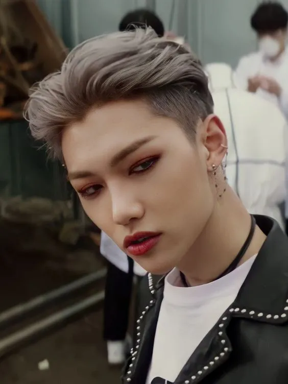 Slicked Back Undercut với độ bóng và độ giữ nếp mạnh mẽ