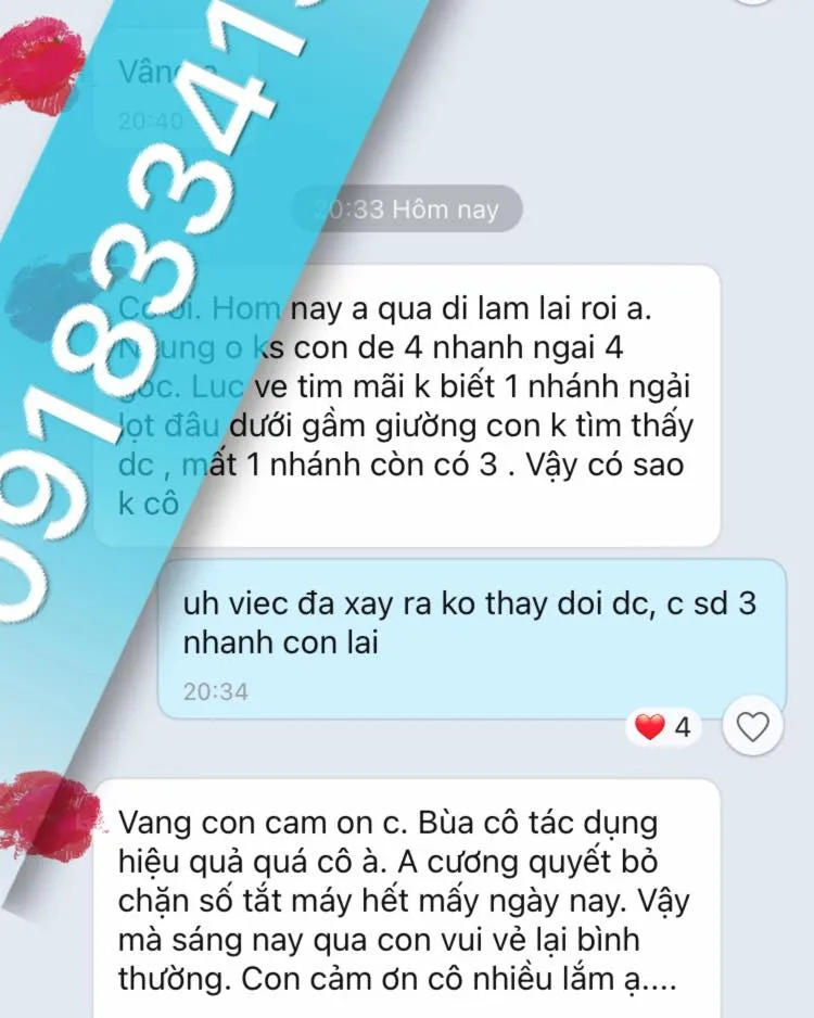 Túi vải chứa bùa yêu đã hoàn tất được cho là mang năng lượng kết nối tình cảm