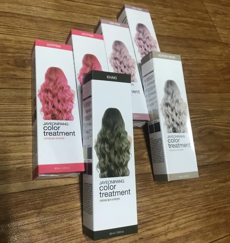 Thử thuốc nhuộm tóc để kiểm tra độ lên màu và dị ứng trước khi thực hiện cách móc lai tóc đẹp