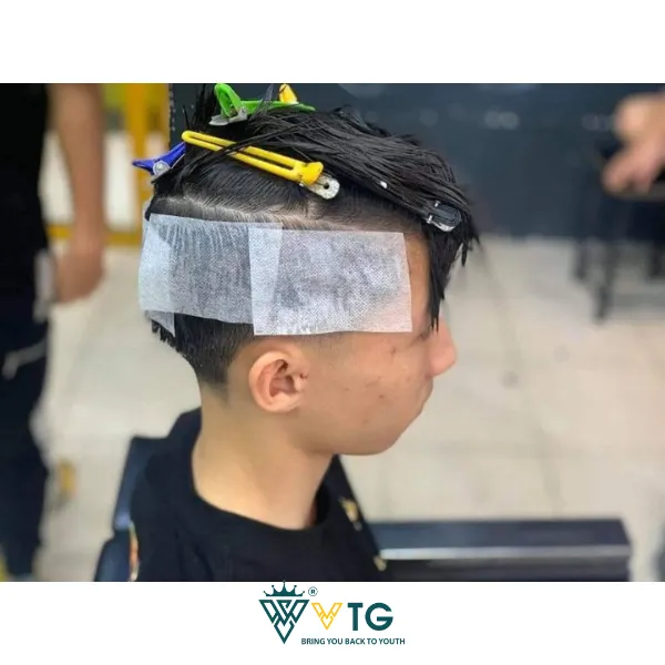 Các bước tiến hành bôi thuốc trong cách ép tóc bằng thuốc