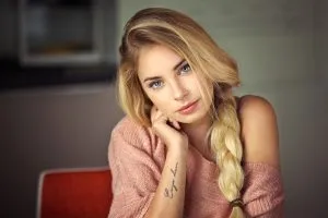 Thắt bím tóc đuôi sam cổ điển