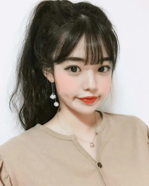 Tóc 2 mái nữ cột là một trong những kiểu tóc được phái đẹp yêu thích nhất