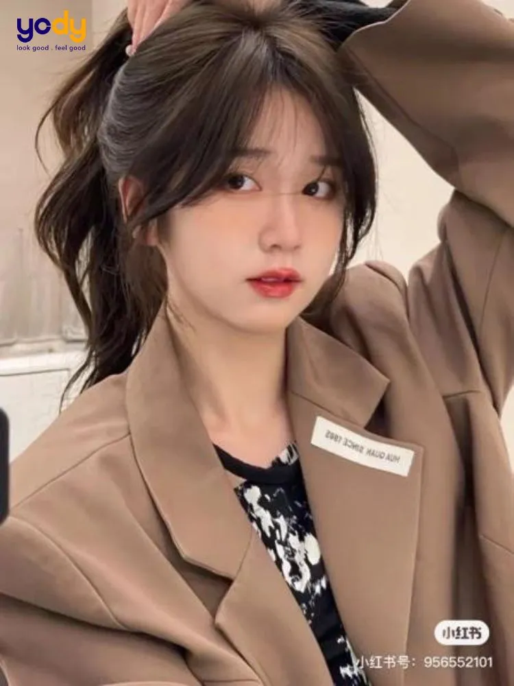 Tóc mái bay cho mặt tròn sẽ giúp các cô nàng che đi khuyết điểm và tạo vẻ đẹp thanh thoát và trẻ trung