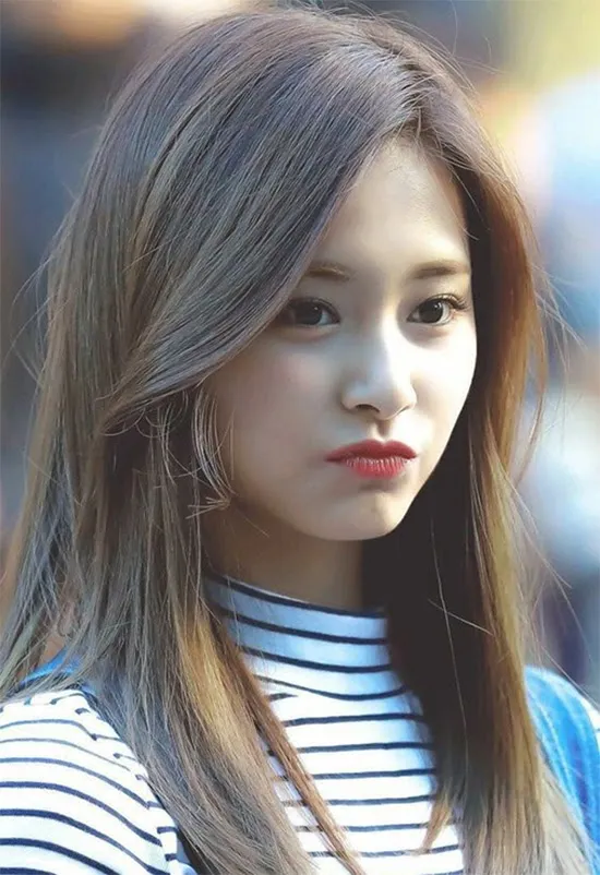 Tóc dài thướt tha, đầy nữ tính