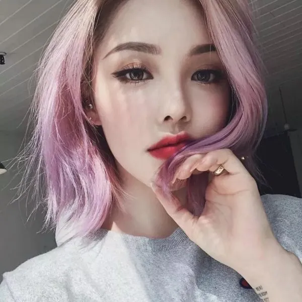 Kiểu tóc tím khói cá tính với tông màu khói trầm