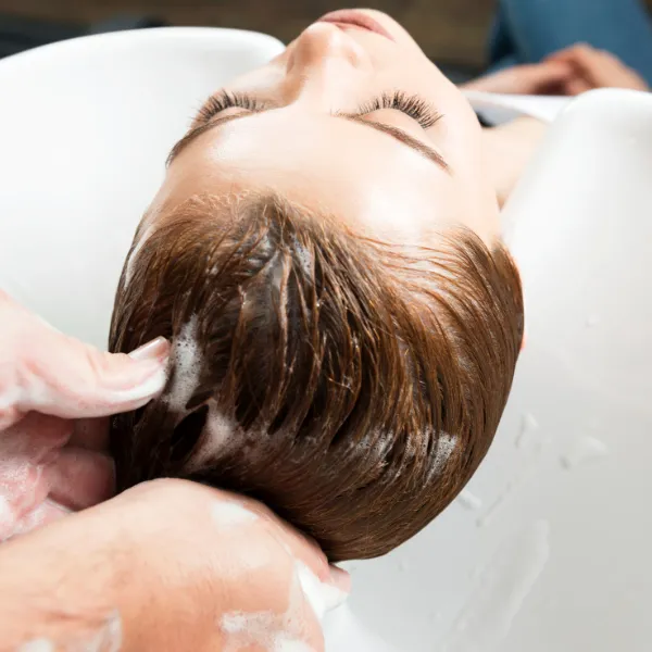 Mô tả chi tiết tình trạng tóc mỏng thưa ở nữ giới