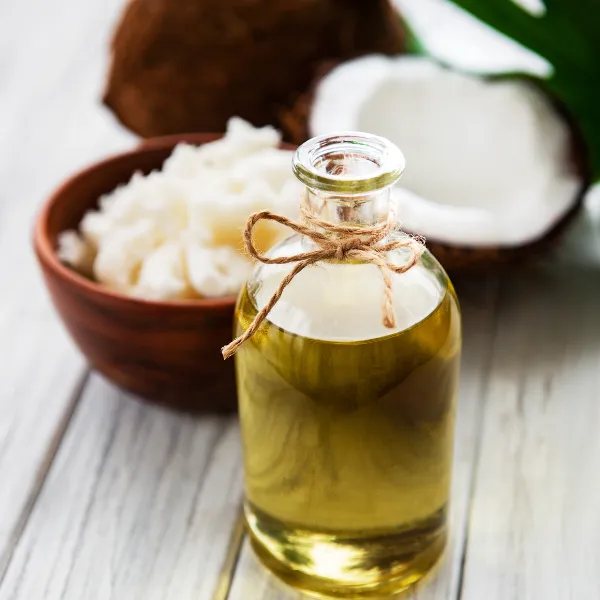 Dầu dừa có rất nhiều công dụng tuyệt vời trong việc chăm sóc tóc