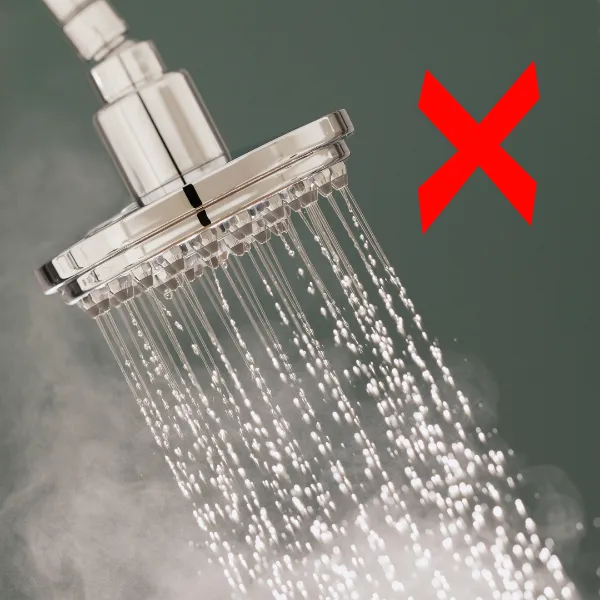 Đừng nên để tóc tiếp xúc với nước quá nóng sẽ gây tổn thương tóc