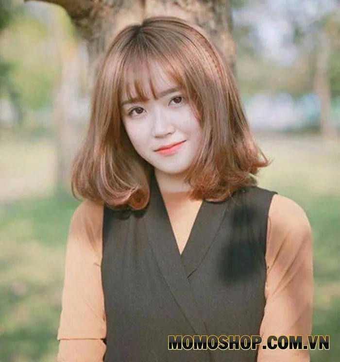 Tóc ngắn uốn cụp là kiểu tóc đầy cá tính, sự ngắn gọn và thu hút sự chú ý của mọi người. Hãy xem hình ảnh tóc ngắn uốn cụp này để cảm nhận sự tự tin và đẳng cấp của bạn.