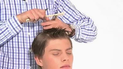 Lấy một lớp dọc ở giữa, căng 90 độ trên, cắt đường ngang lấy chuẩn