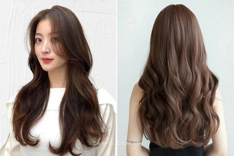 Cô gái với kiểu tóc xoăn lơi nhẹ nhàng màu nâu hạt dẻ