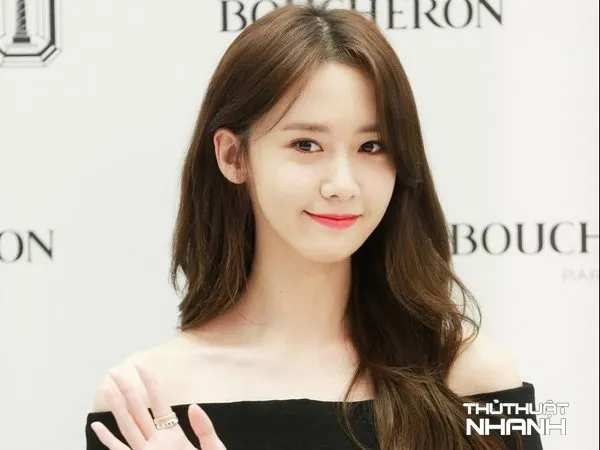 Nếu bạn muốn tạo sự nhẹ nhàng, dịu dàng cho chiếc tóc xoăn đuôi của mình, hãy nhanh chóng đến với hình ảnh được liên kết với từ khóa này.